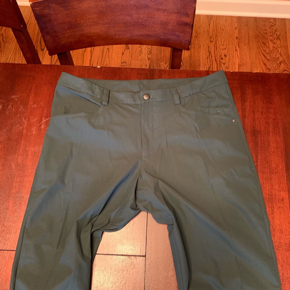 Lululemon men's active wear
